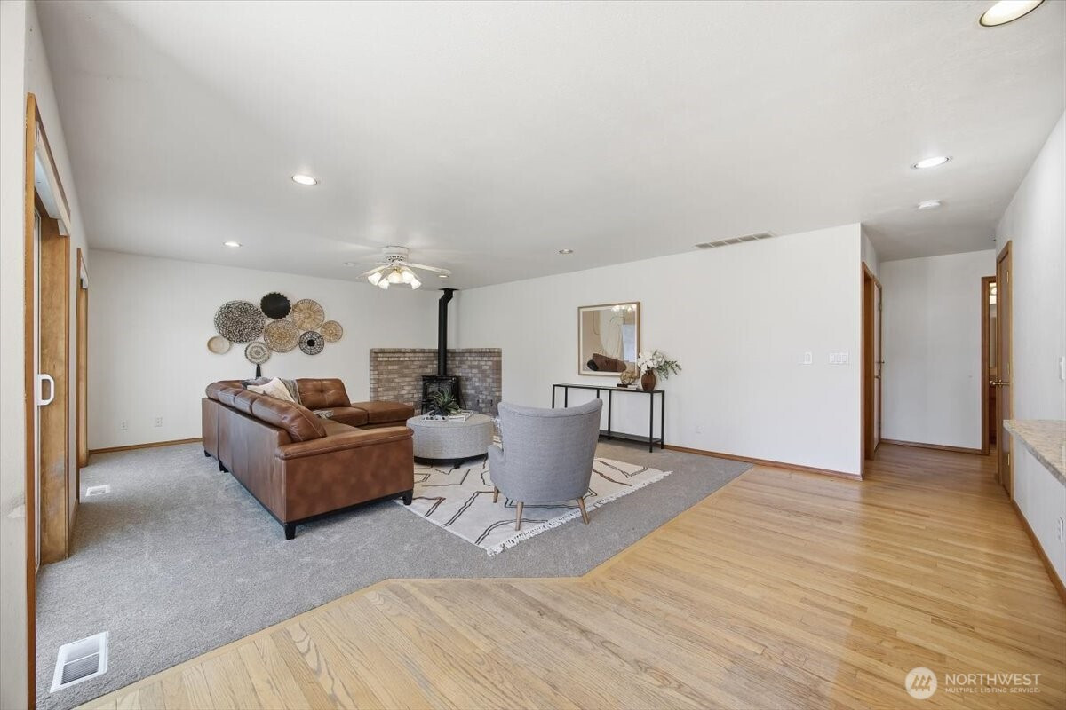 2460 Westmoreland Dr, Richland, WA 99354