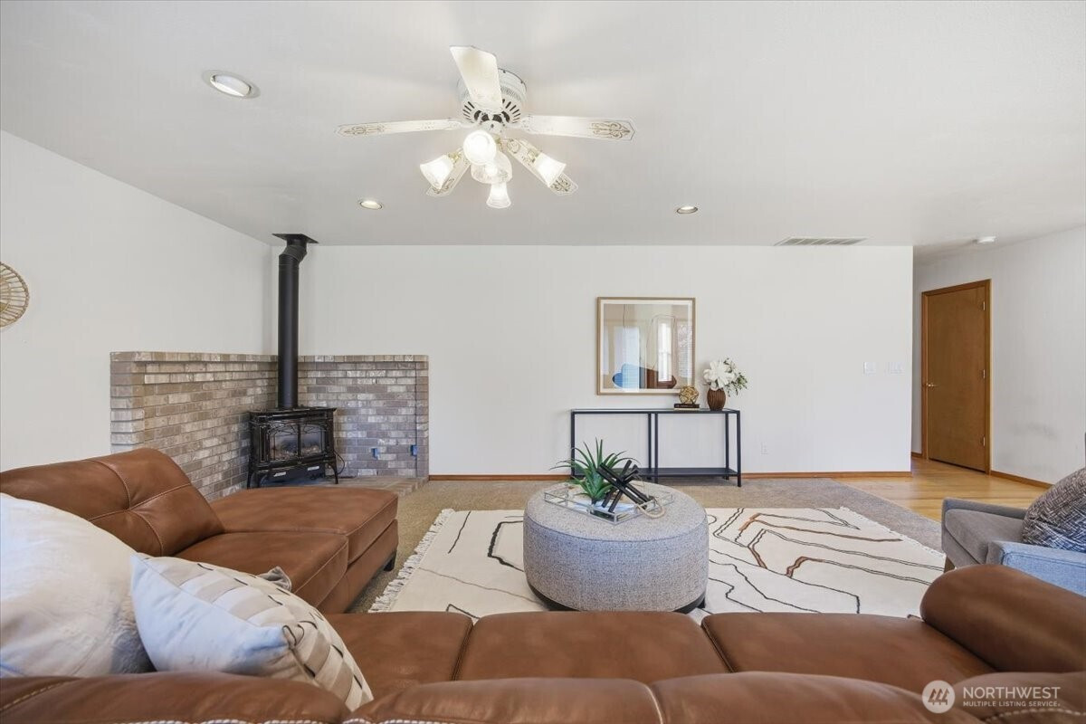 2460 Westmoreland Dr, Richland, WA 99354