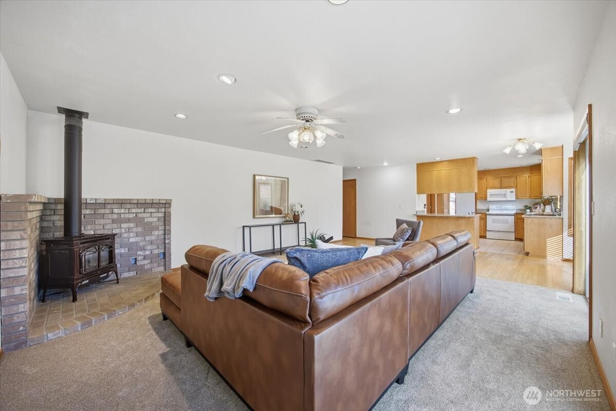 2460 Westmoreland Dr, Richland, WA 99354