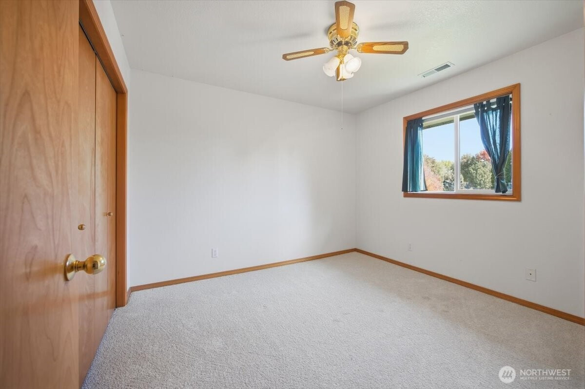 2460 Westmoreland Dr, Richland, WA 99354