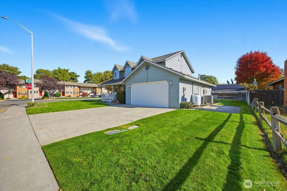 2460 Westmoreland Dr, Richland, WA 99354