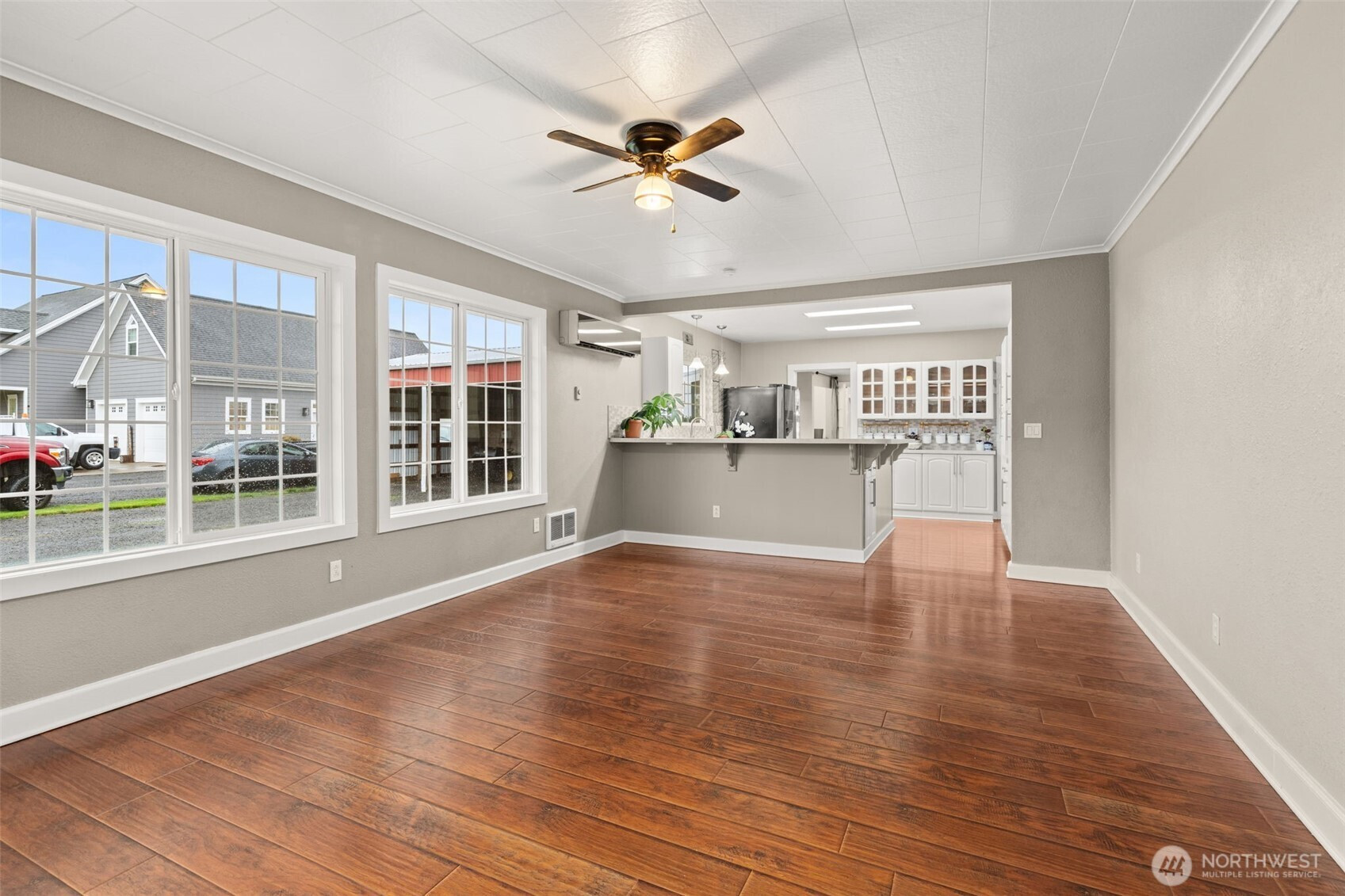 944 Willapa Road, Raymond, WA 98577