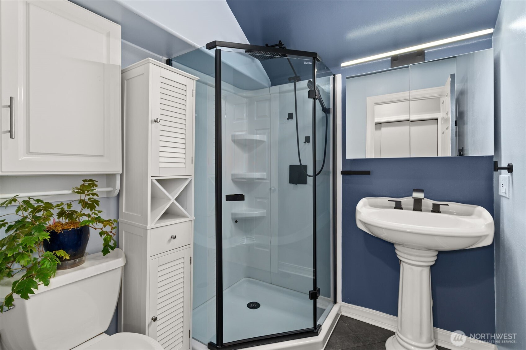 944 Willapa Road, Raymond, WA 98577