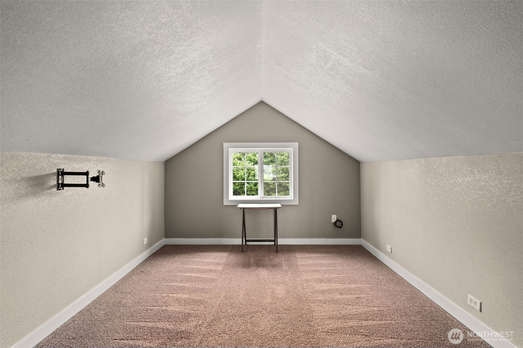 944 Willapa Road, Raymond, WA 98577