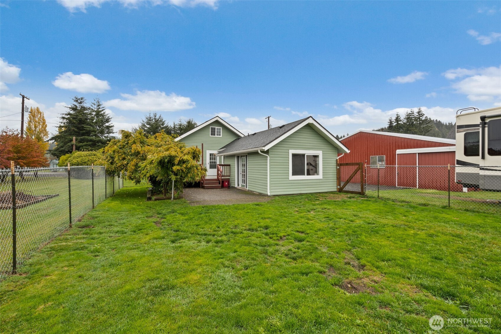 944 Willapa Road, Raymond, WA 98577