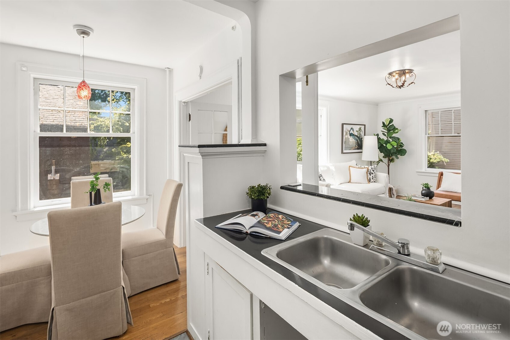 321 Boylston Avenue E, Seattle, WA 98102