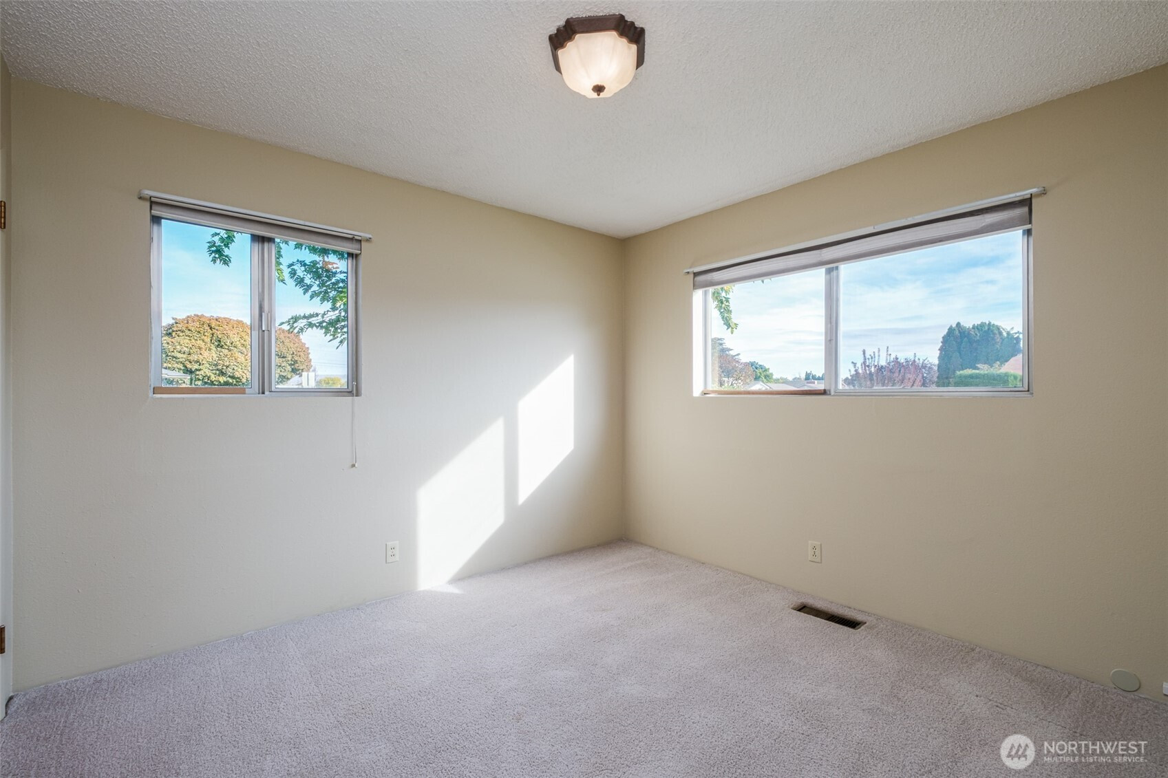 905 4th Ave SE, Quincy, WA 98848