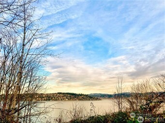 97 XX Arrowsmith Avenue S, Seattle, WA 98118