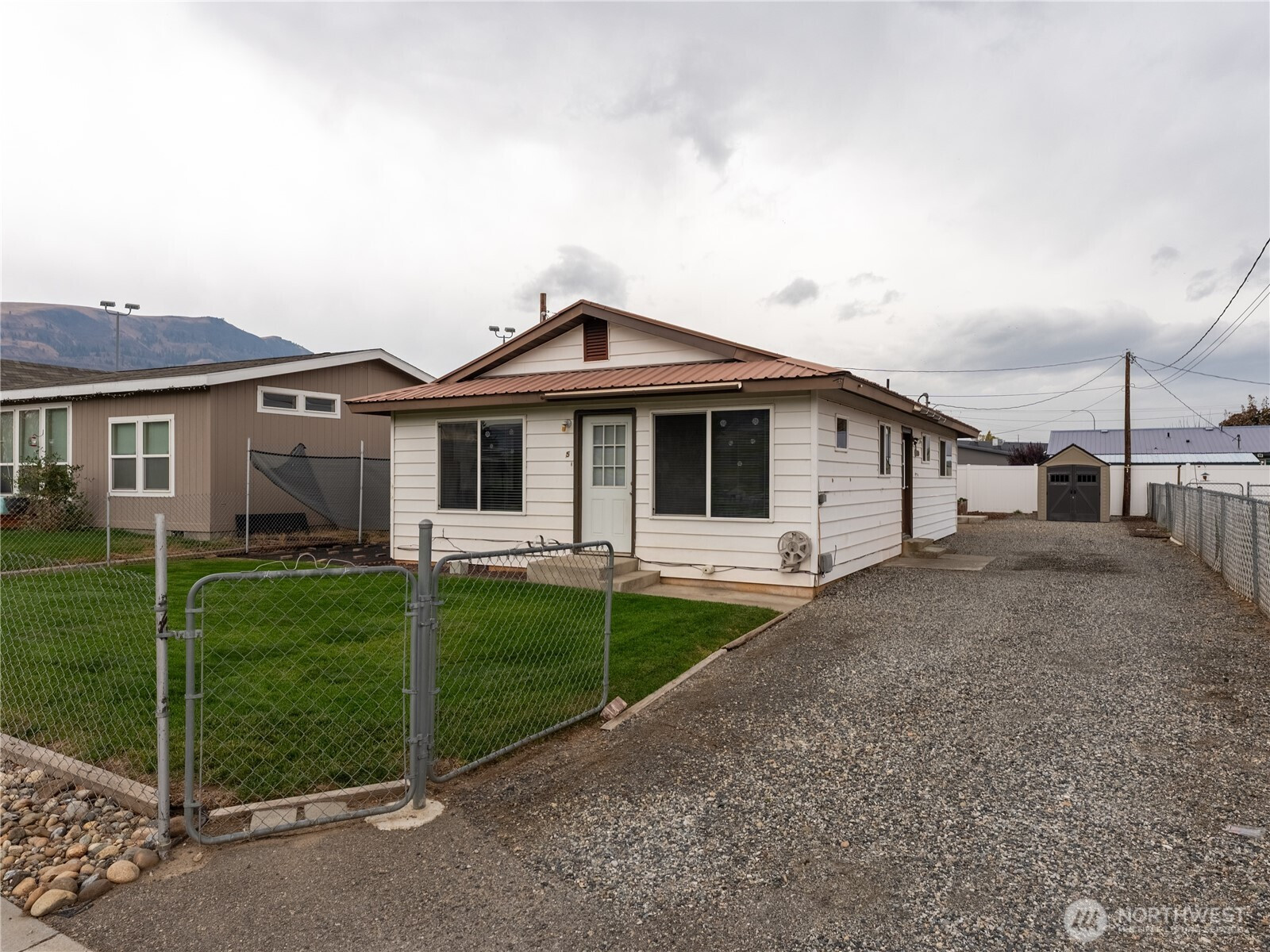 5 Delaware Avenue, Rock Island, WA 98850