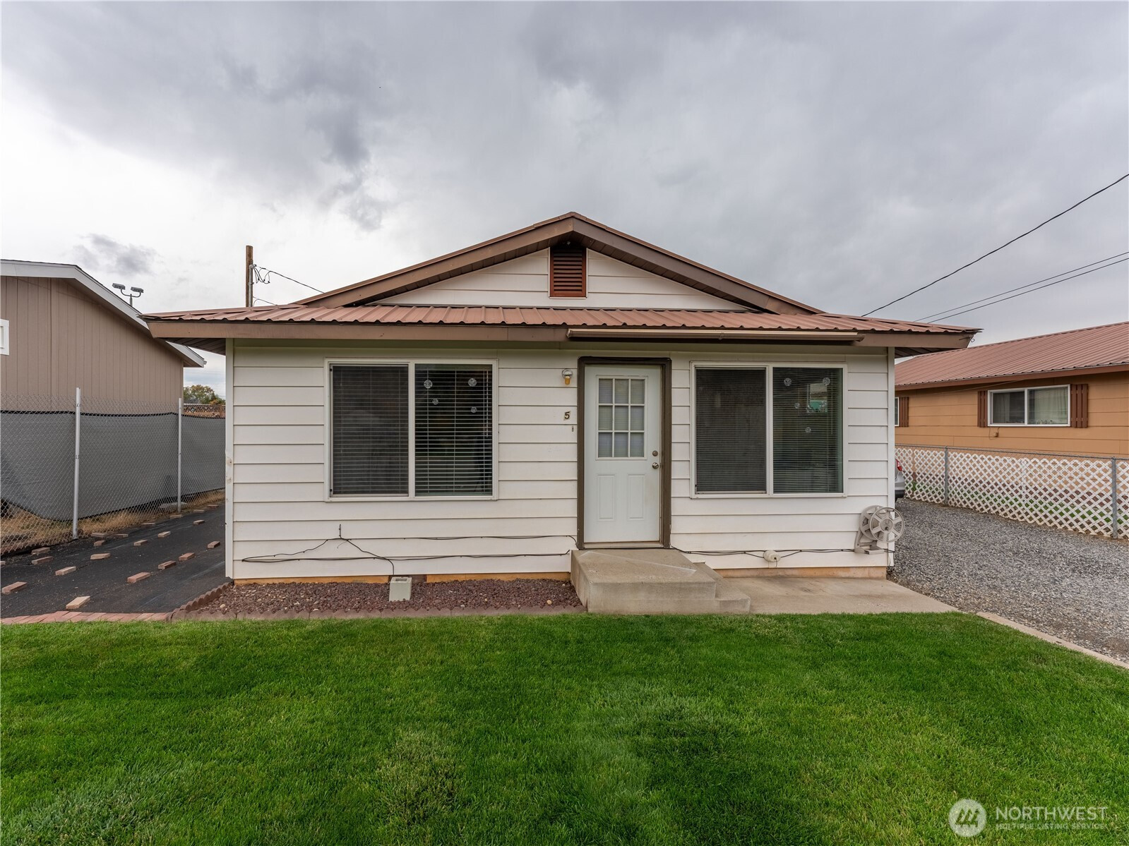 5 Delaware Avenue, Rock Island, WA 98850