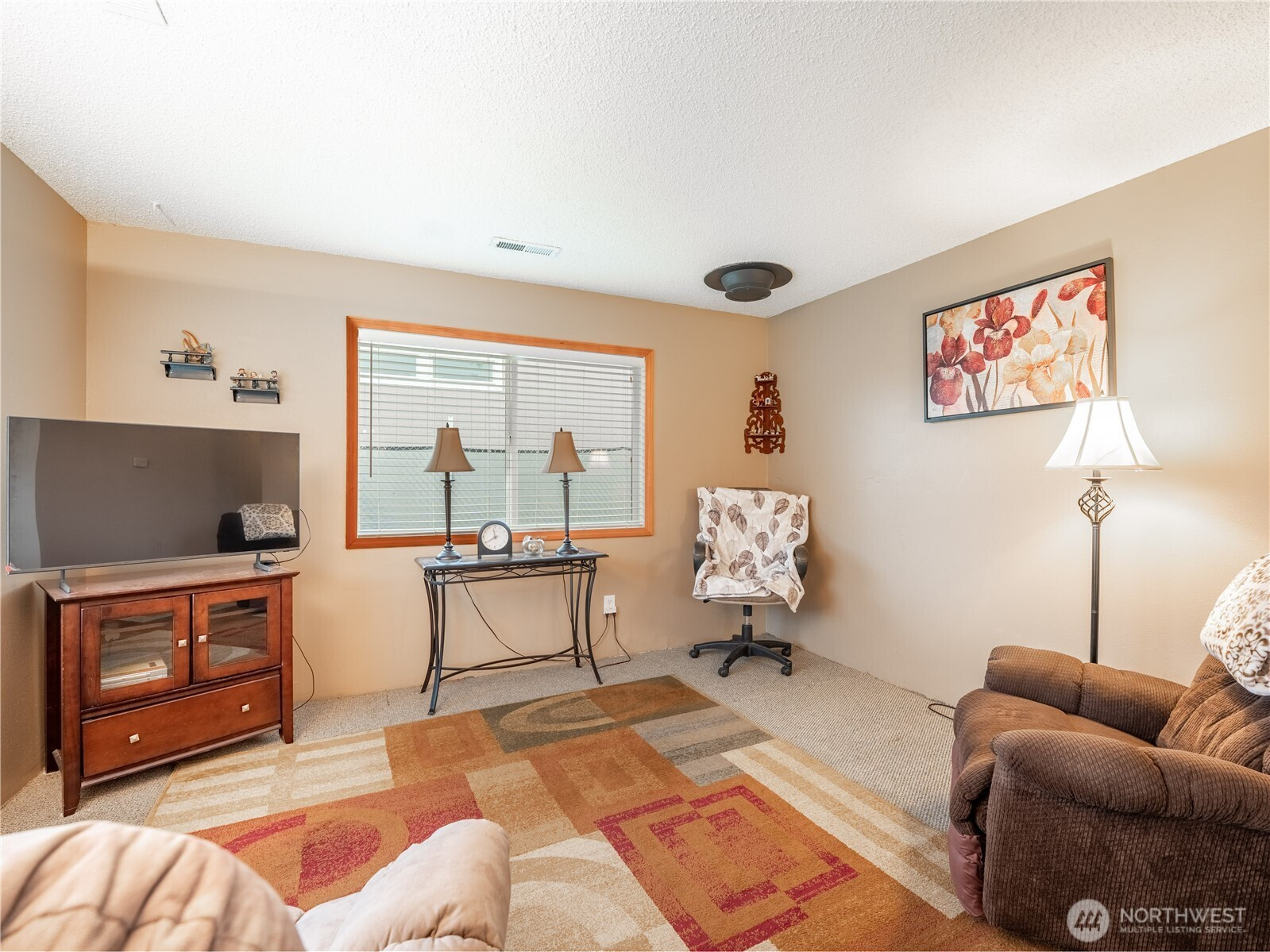 5 Delaware Avenue, Rock Island, WA 98850