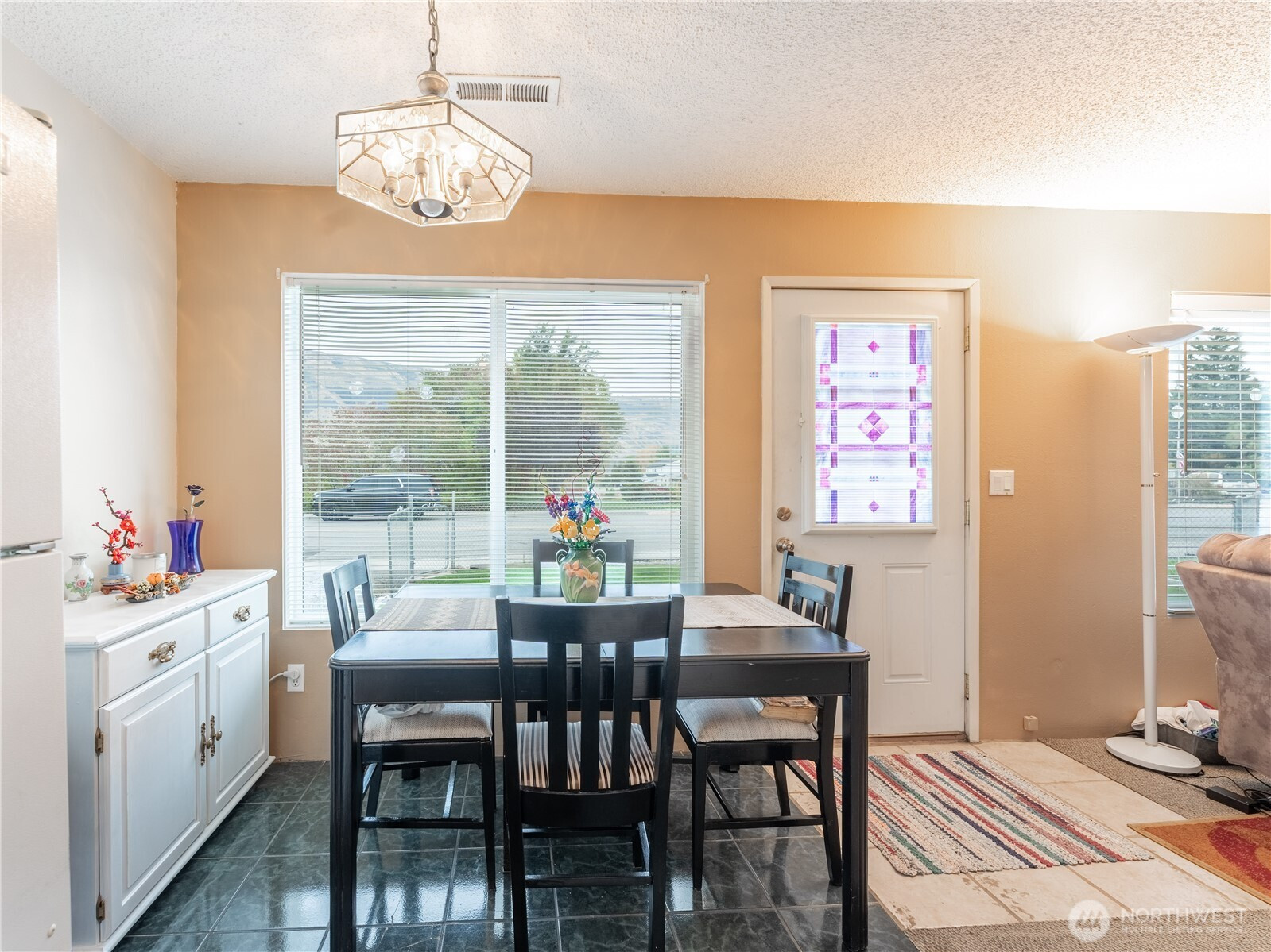 5 Delaware Avenue, Rock Island, WA 98850