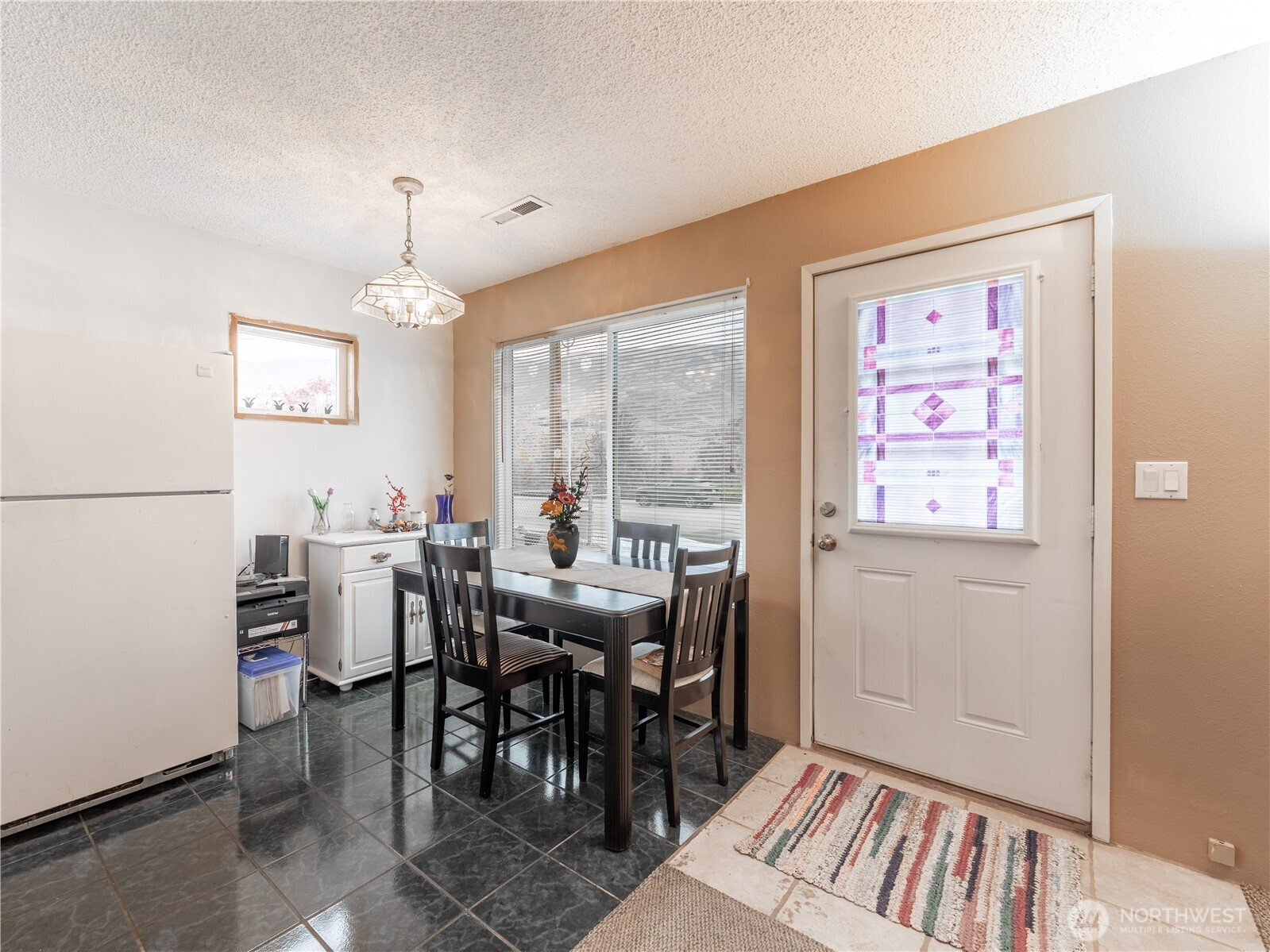 5 Delaware Avenue, Rock Island, WA 98850