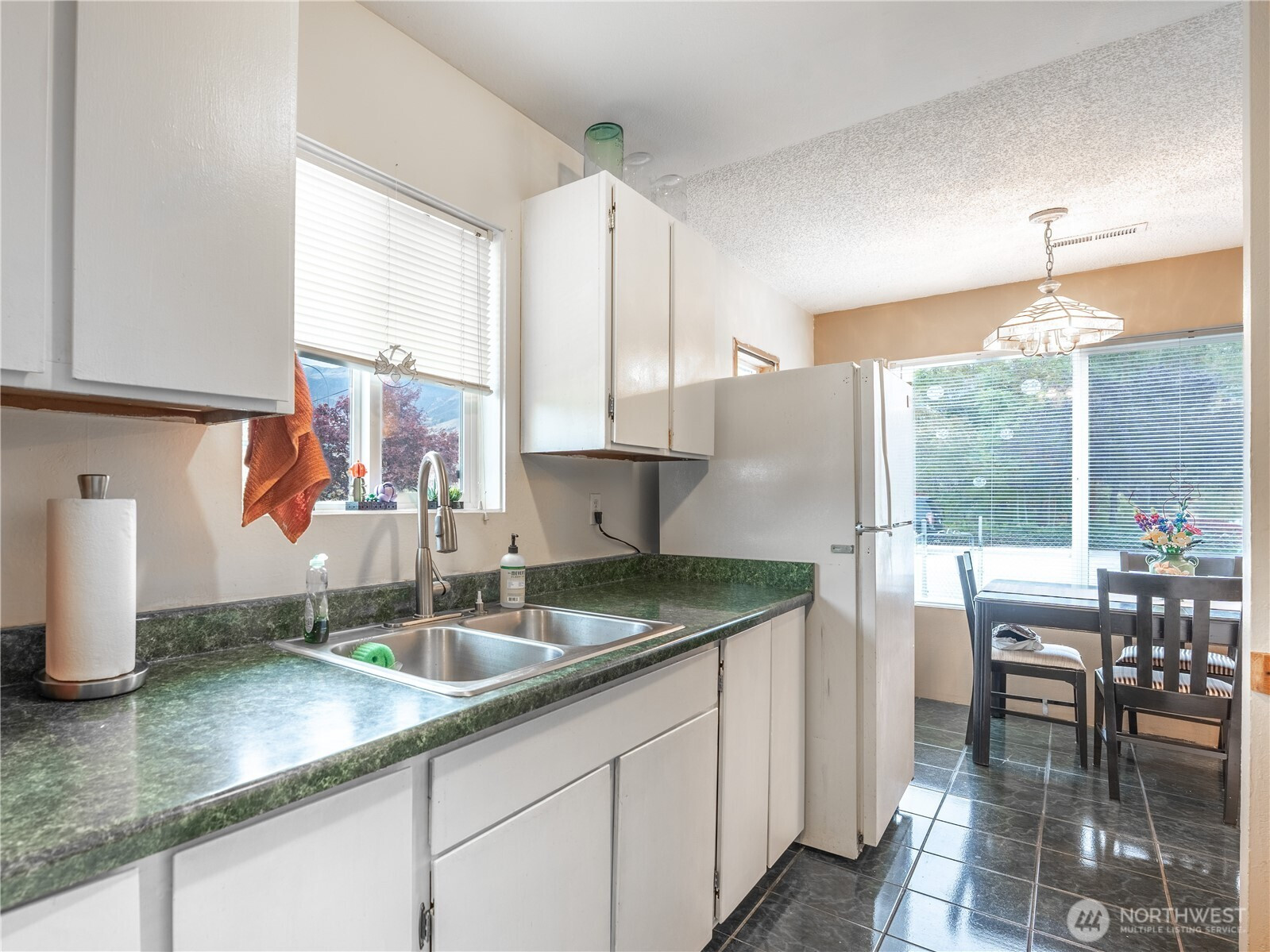 5 Delaware Avenue, Rock Island, WA 98850