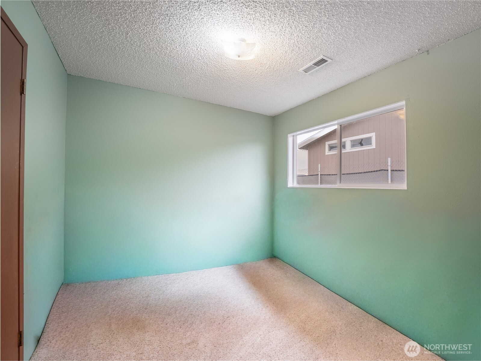 5 Delaware Avenue, Rock Island, WA 98850