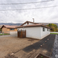 5 Delaware Avenue, Rock Island, WA 98850