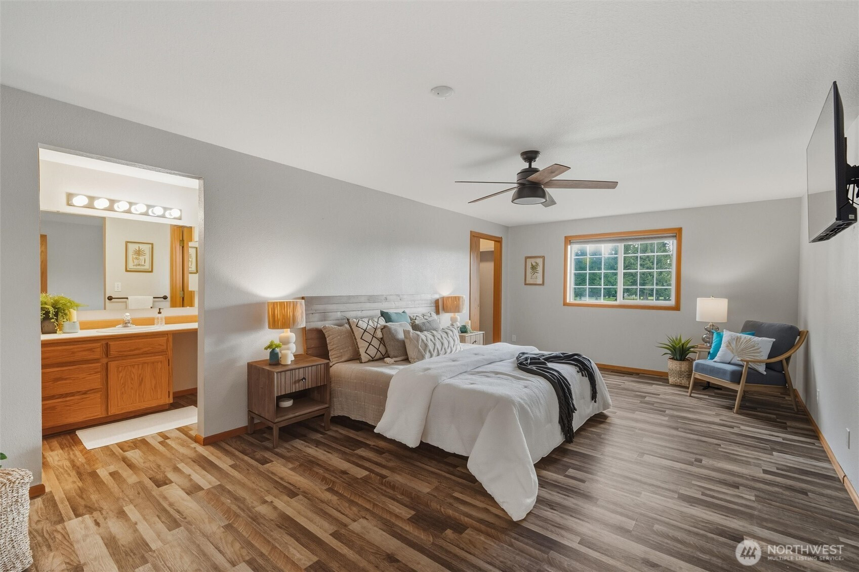 1172 Edgewater Lane, Lynden, WA 98264