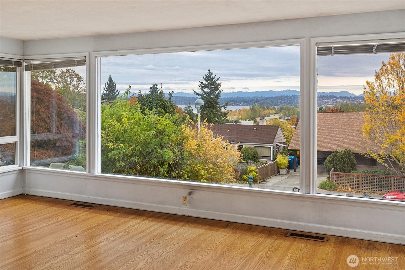 7327 58th Avenue NE, Seattle, WA 98115