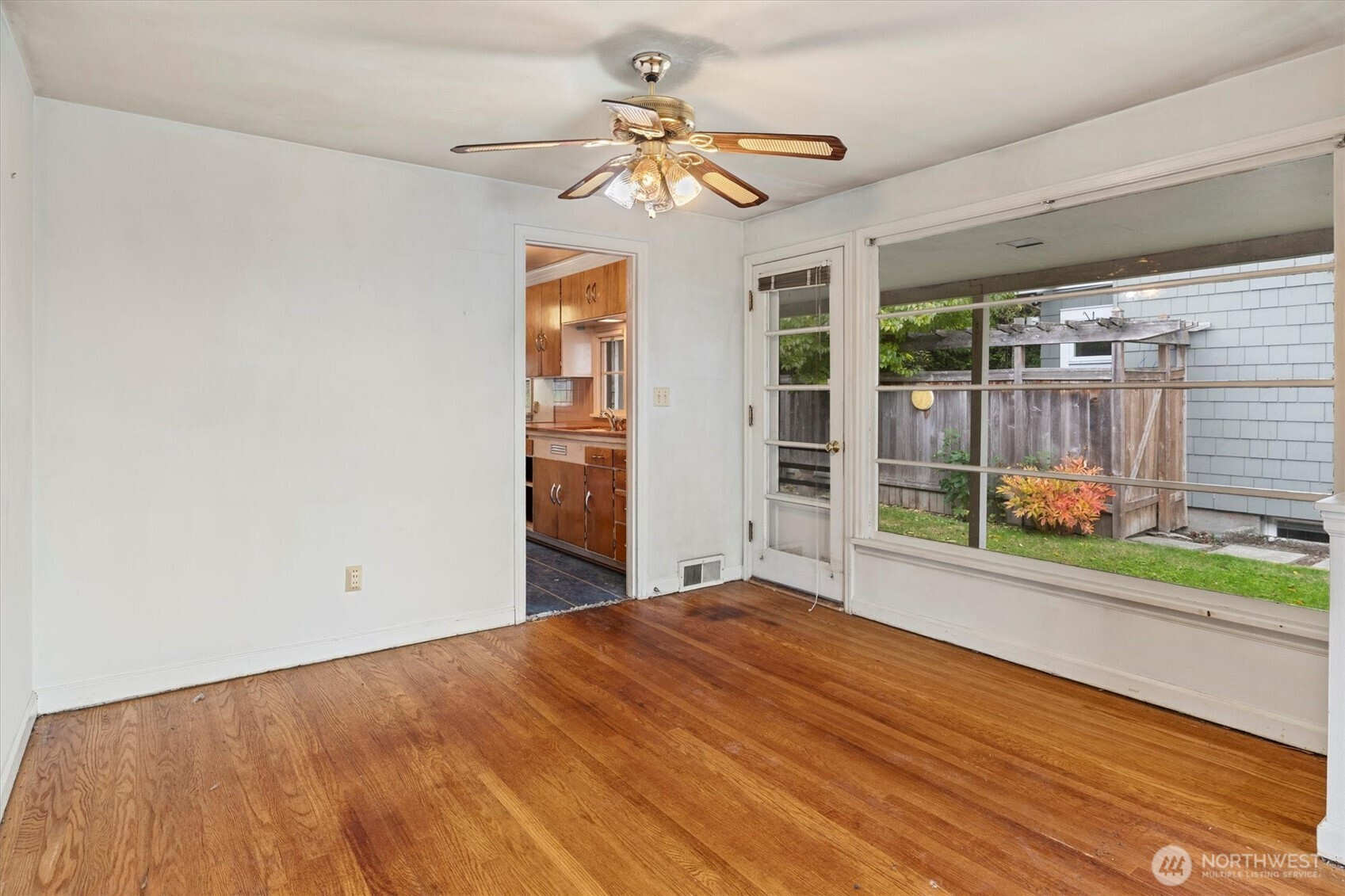 7327 58th Avenue NE, Seattle, WA 98115