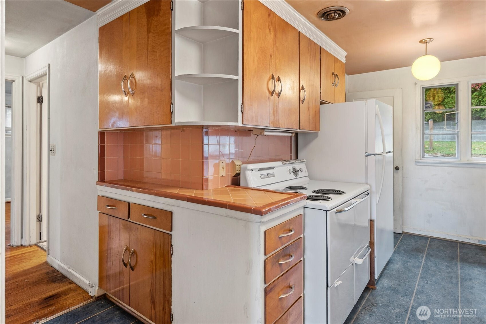 7327 58th Avenue NE, Seattle, WA 98115