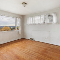 7327 58th Avenue NE, Seattle, WA 98115