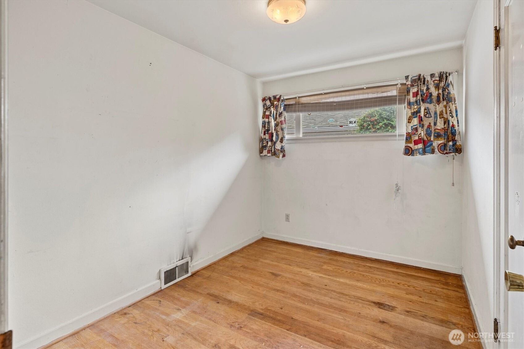 7327 58th Avenue NE, Seattle, WA 98115