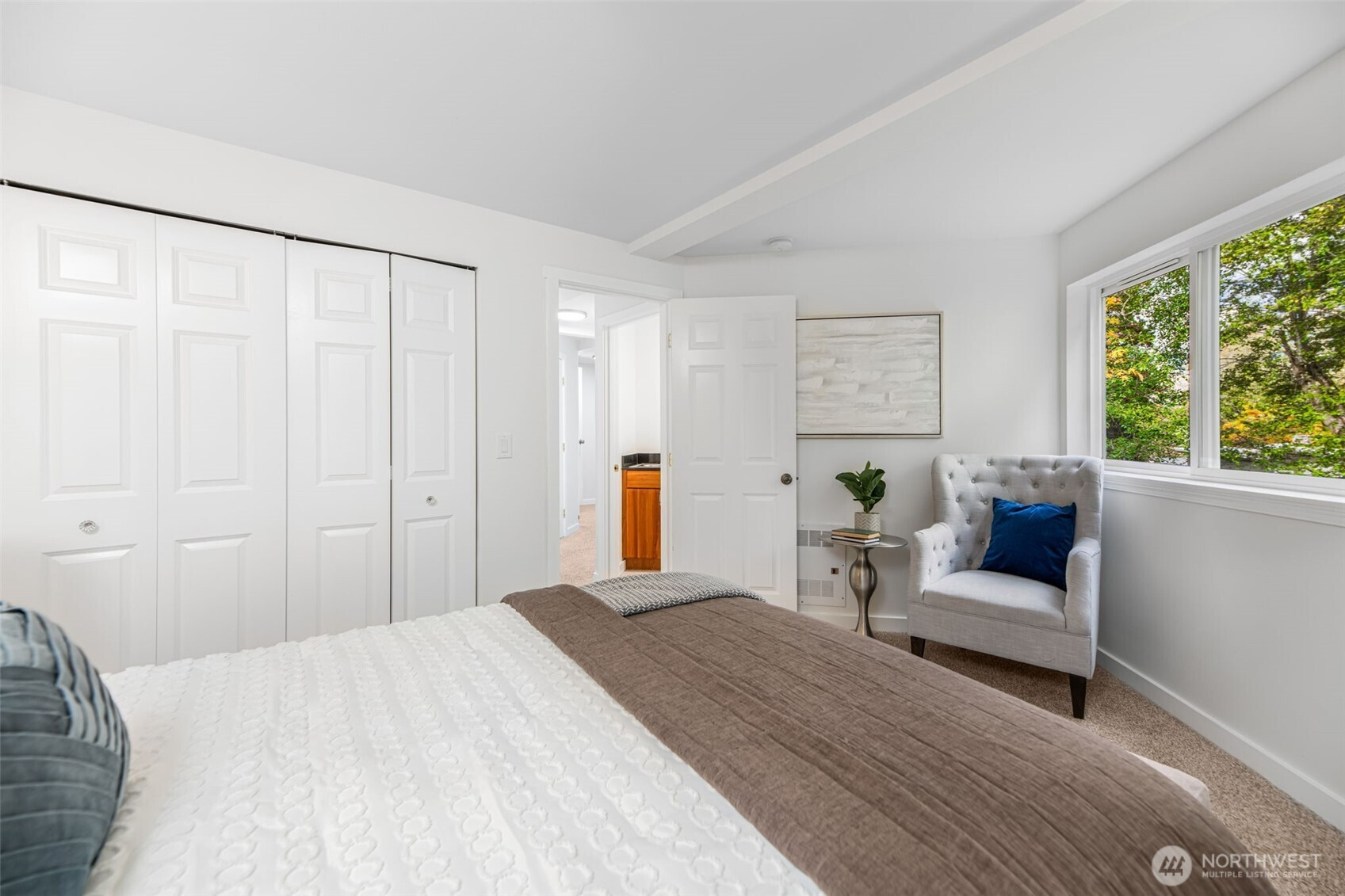 2708 NE 98th Street, Seattle, WA 98115