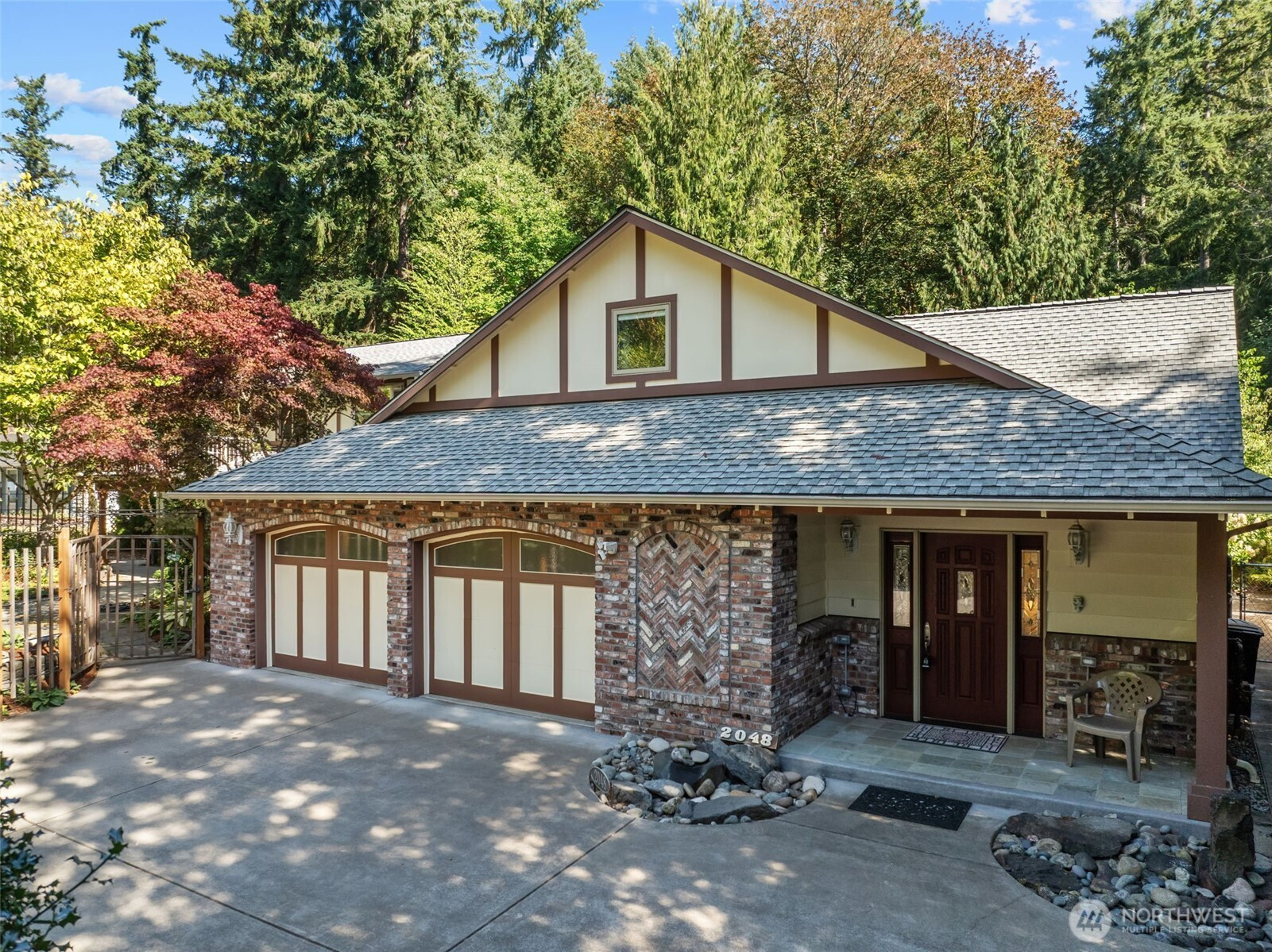 2048 216th Avenue SE, Sammamish, WA 98075