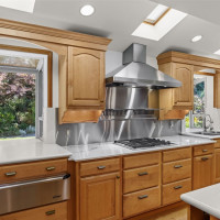 2048 216th Avenue SE, Sammamish, WA 98075