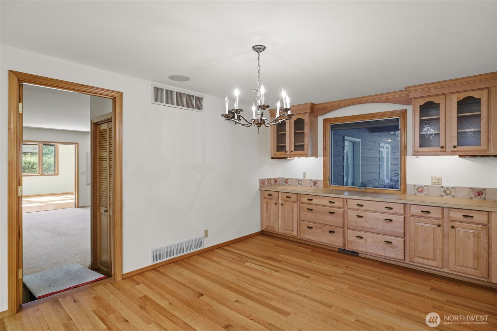 2048 216th Avenue SE, Sammamish, WA 98075