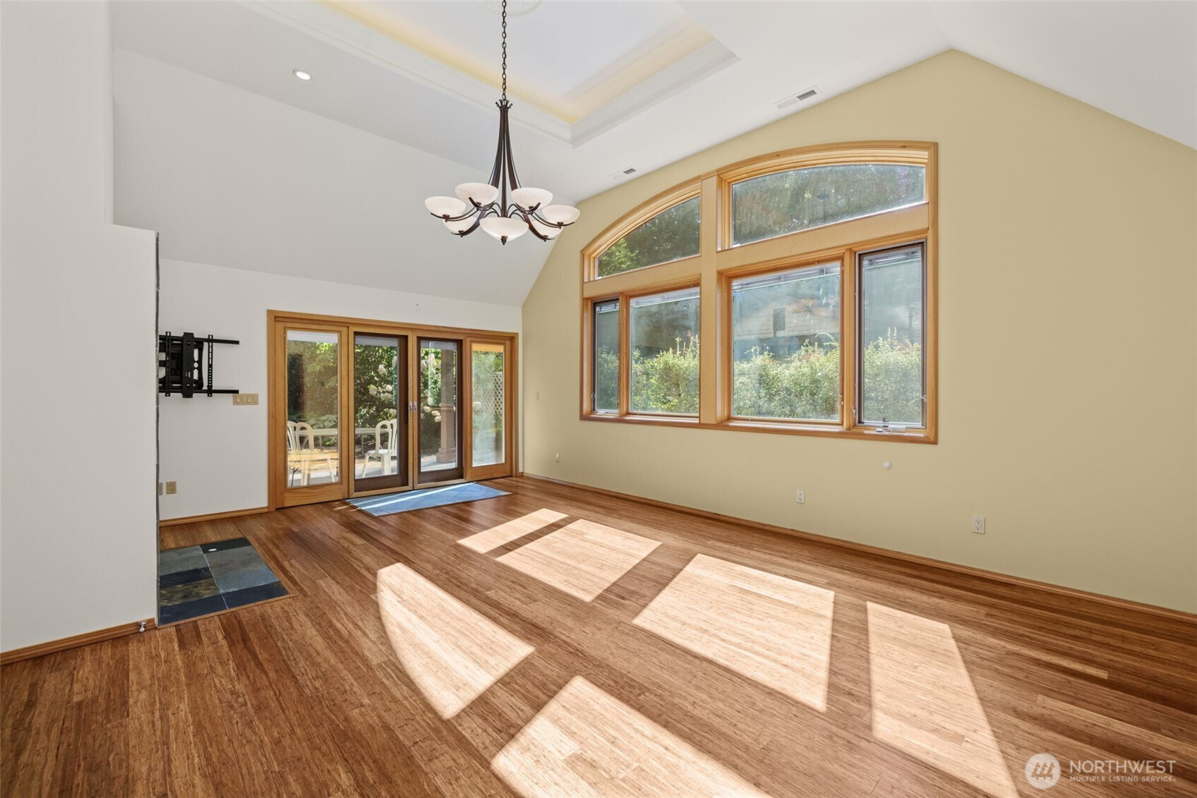 2048 216th Avenue SE, Sammamish, WA 98075