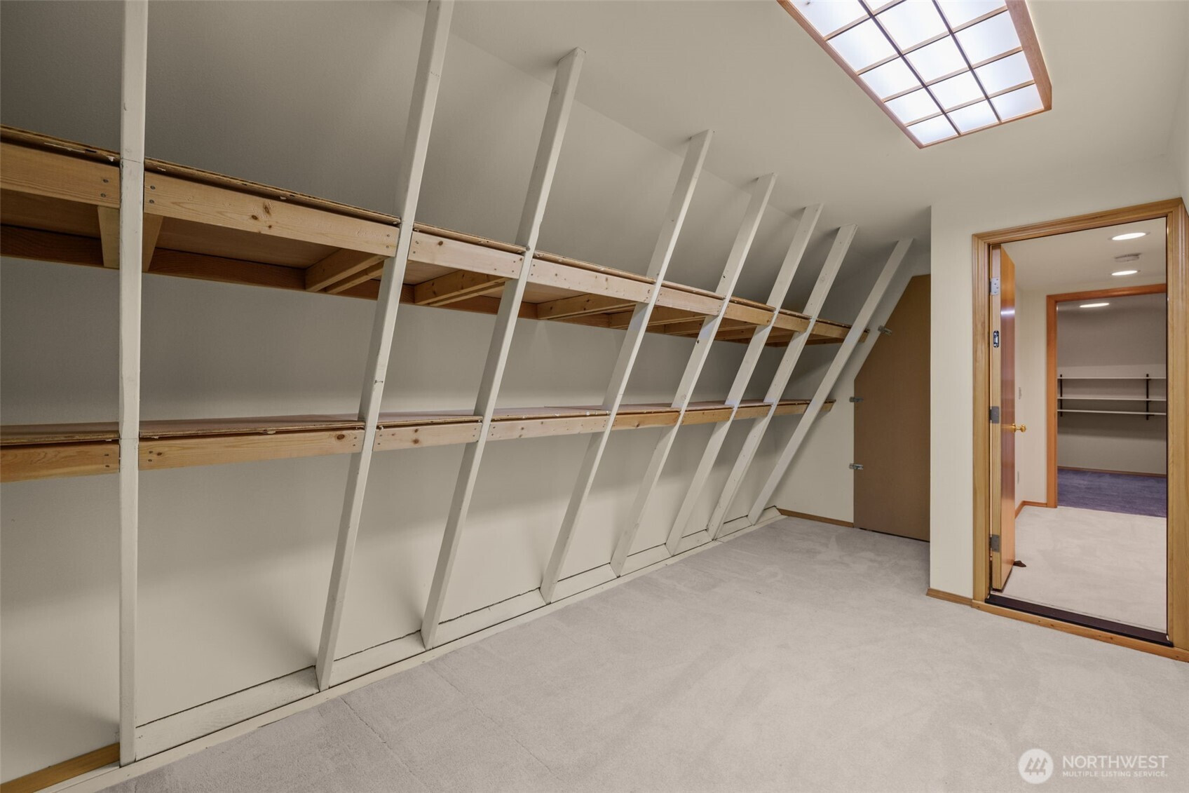 2048 216th Avenue SE, Sammamish, WA 98075