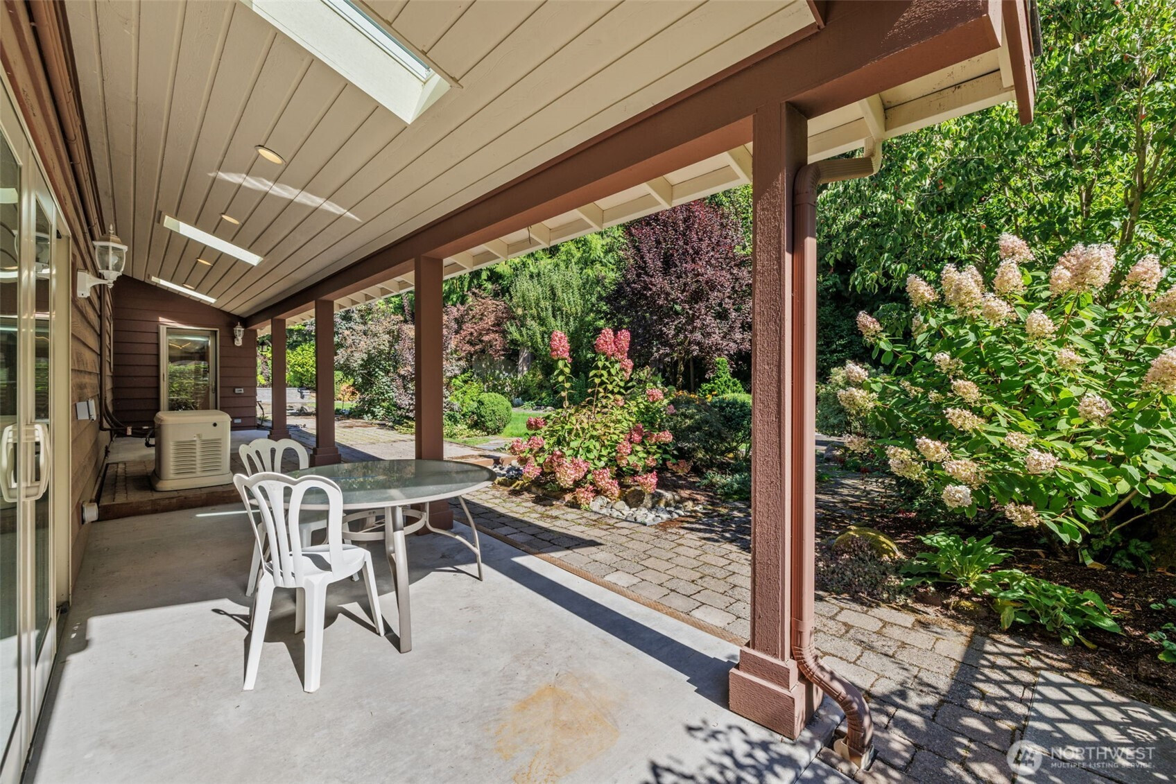 2048 216th Avenue SE, Sammamish, WA 98075