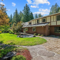 2048 216th Avenue SE, Sammamish, WA 98075