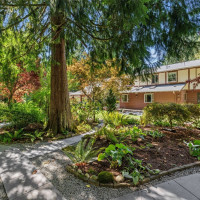 2048 216th Avenue SE, Sammamish, WA 98075
