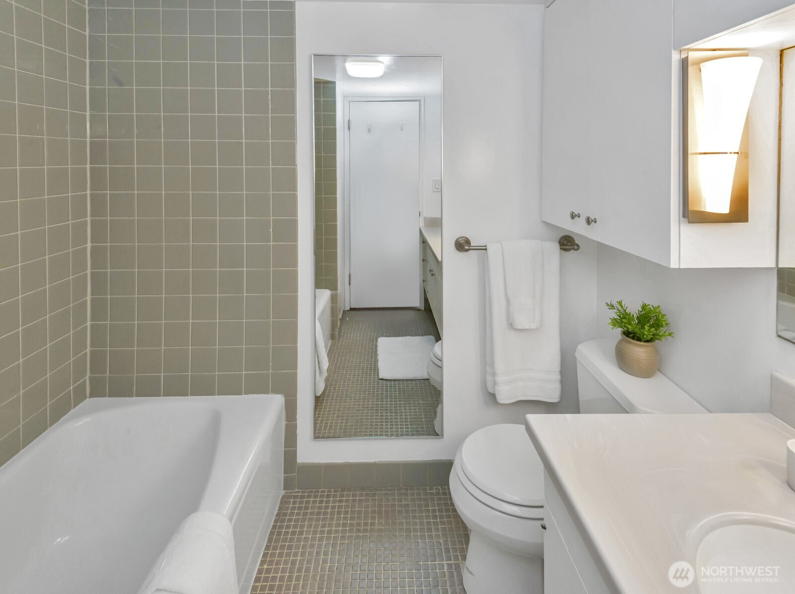 1740 Melrose Avenue, Seattle, WA 98122