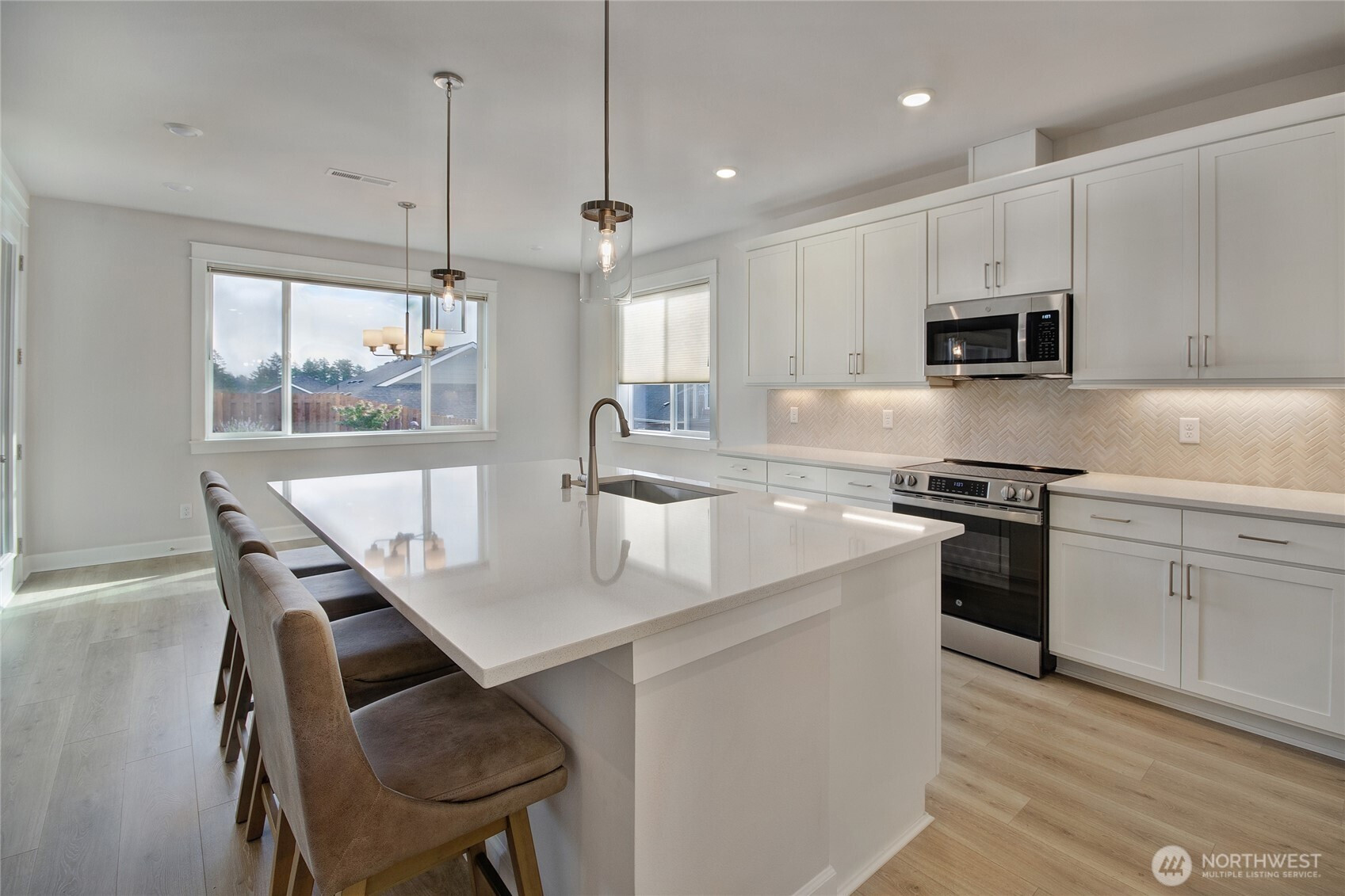 9242 Nootka Court SE, Lacey, WA 98513