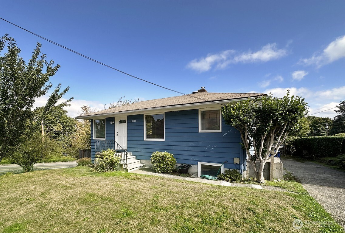 4444 28th Place W, Seattle, WA 98199