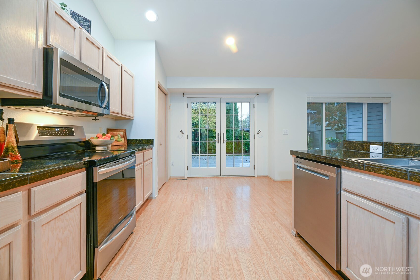 8106 HUNTER PL, Arlington, WA 98223