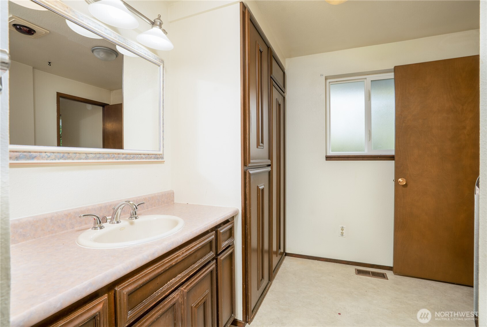 11717 28th Avenue E, Tacoma, WA 98445