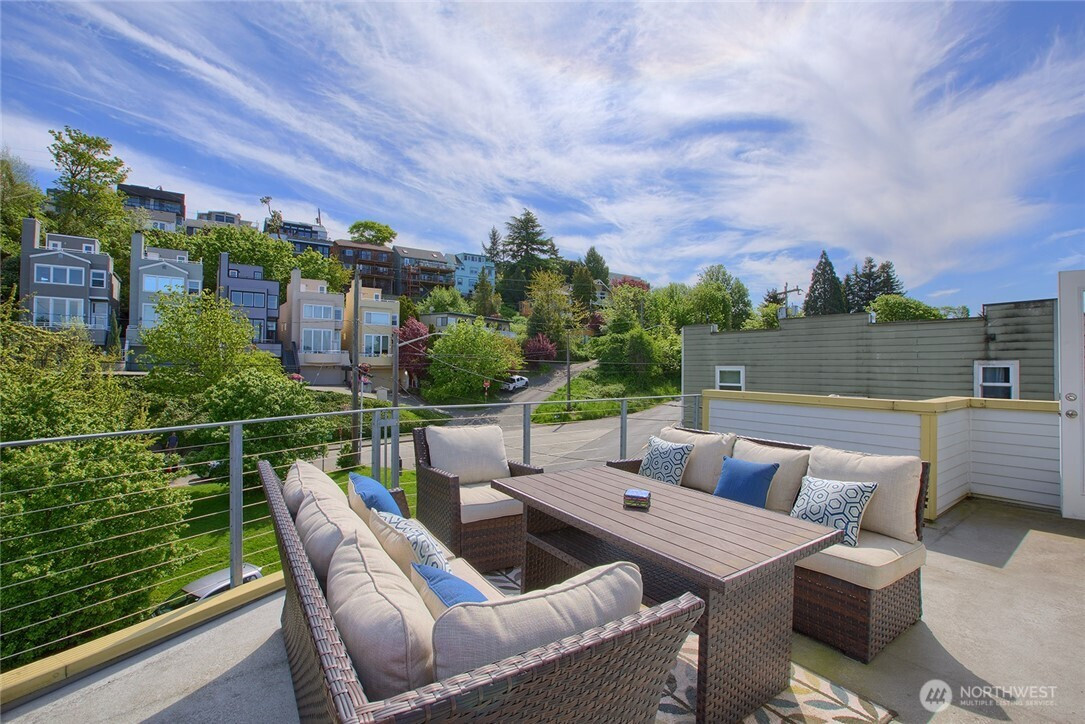 2067 Gilman Drive W, Seattle, WA 98119