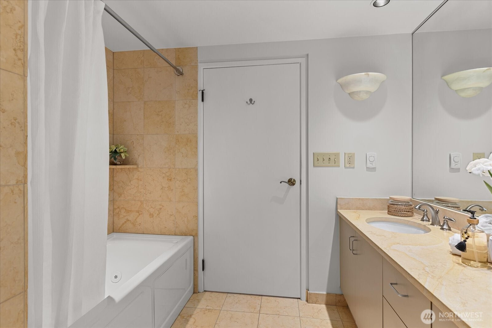 1101 Seneca Street, Seattle, WA 98111