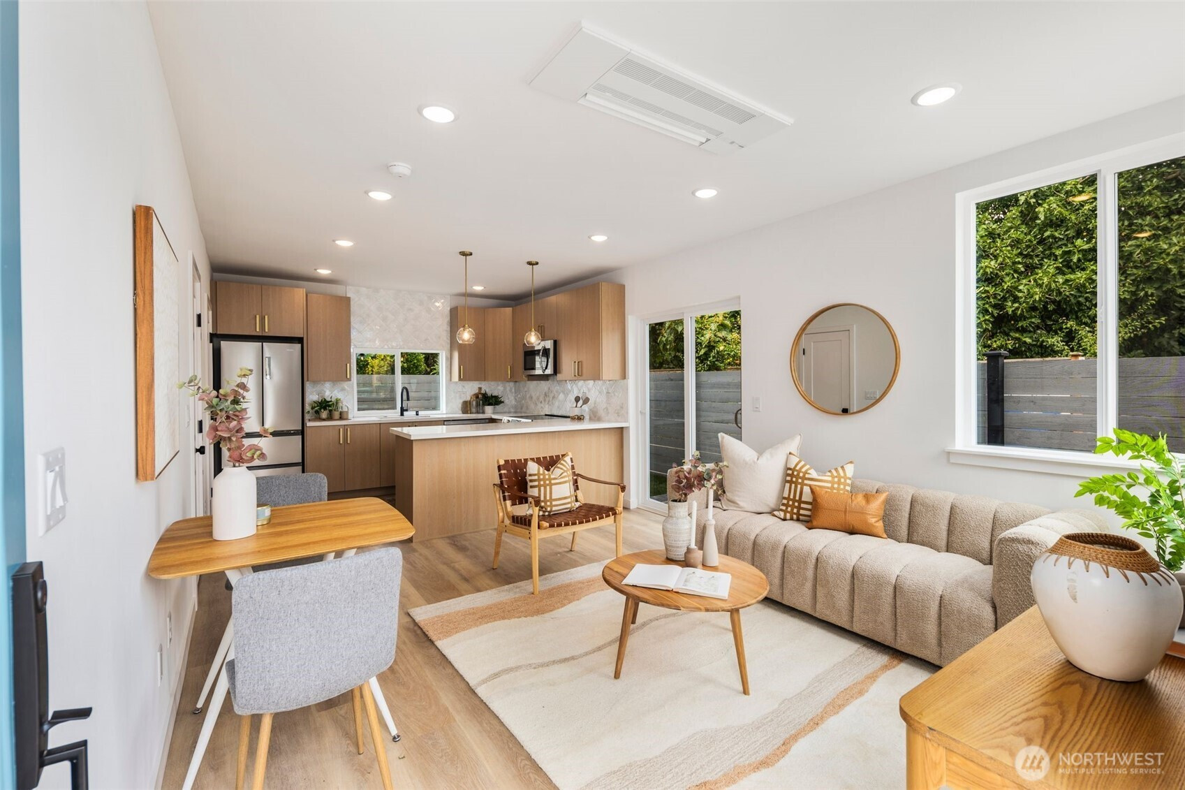 822 B S Sullivan Street, Seattle, WA 98108