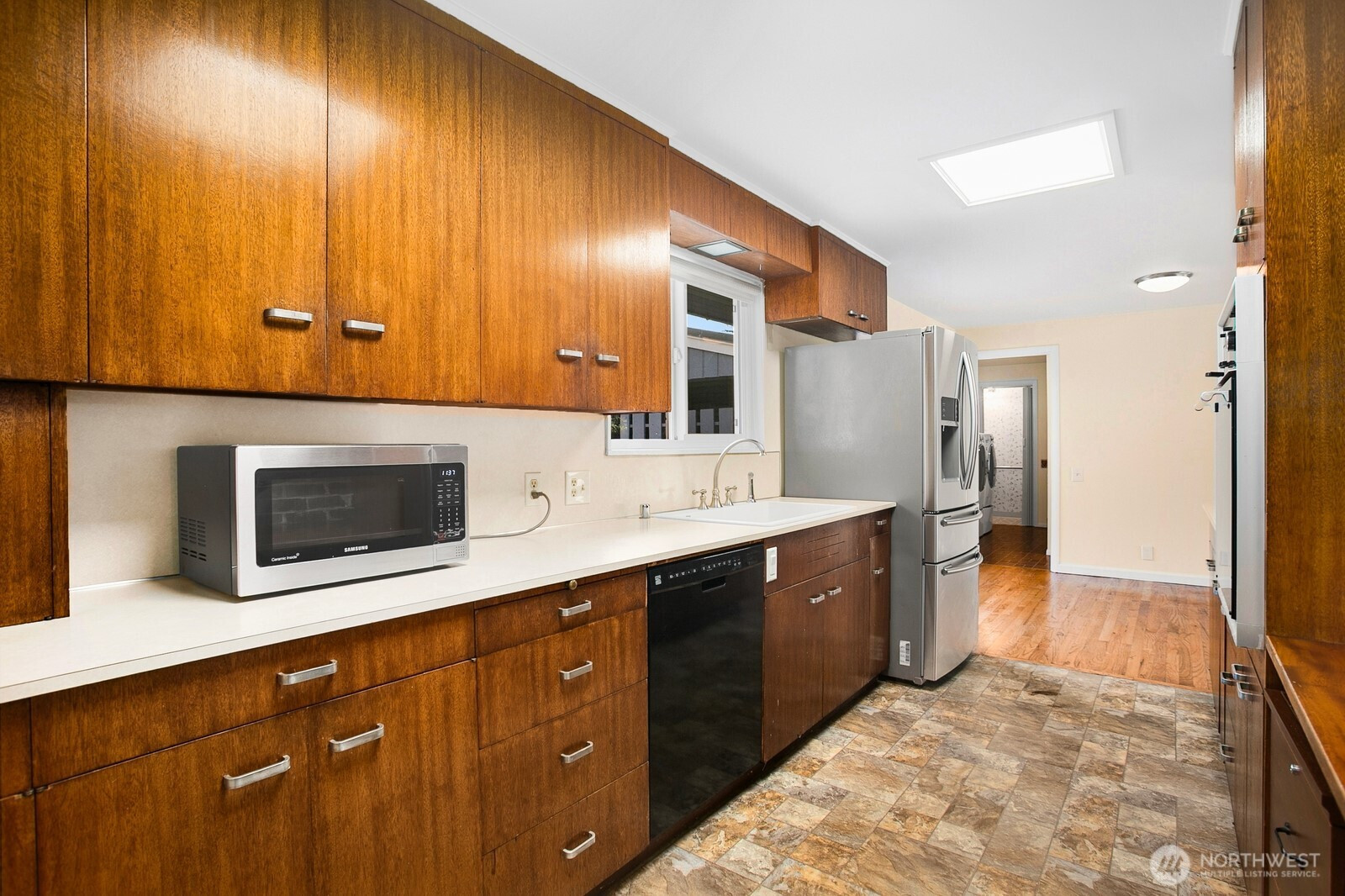 11006 SE 31st Street, Bellevue, WA 98004