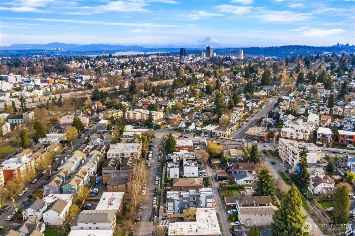 6539 4th Avenue NE, Seattle, WA 98115