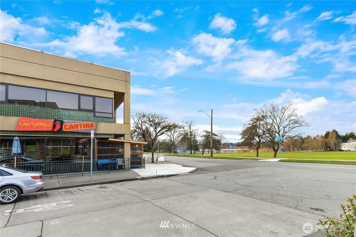 6539 4th Avenue NE, Seattle, WA 98115