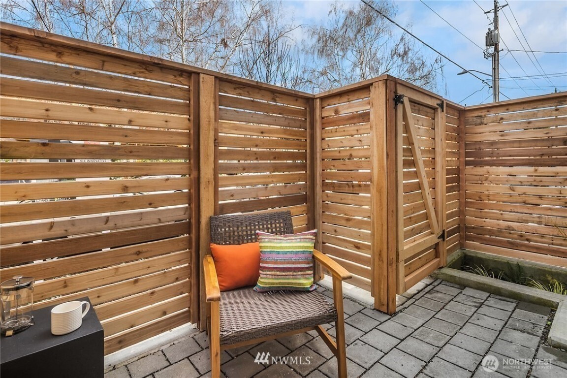 6539 4th Avenue NE, Seattle, WA 98115