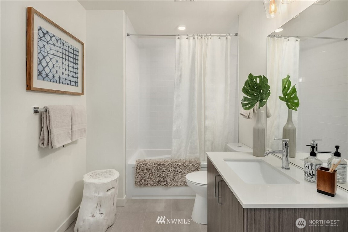 6539 4th Avenue NE, Seattle, WA 98115