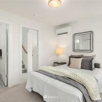 6539 4th Avenue NE, Seattle, WA 98115