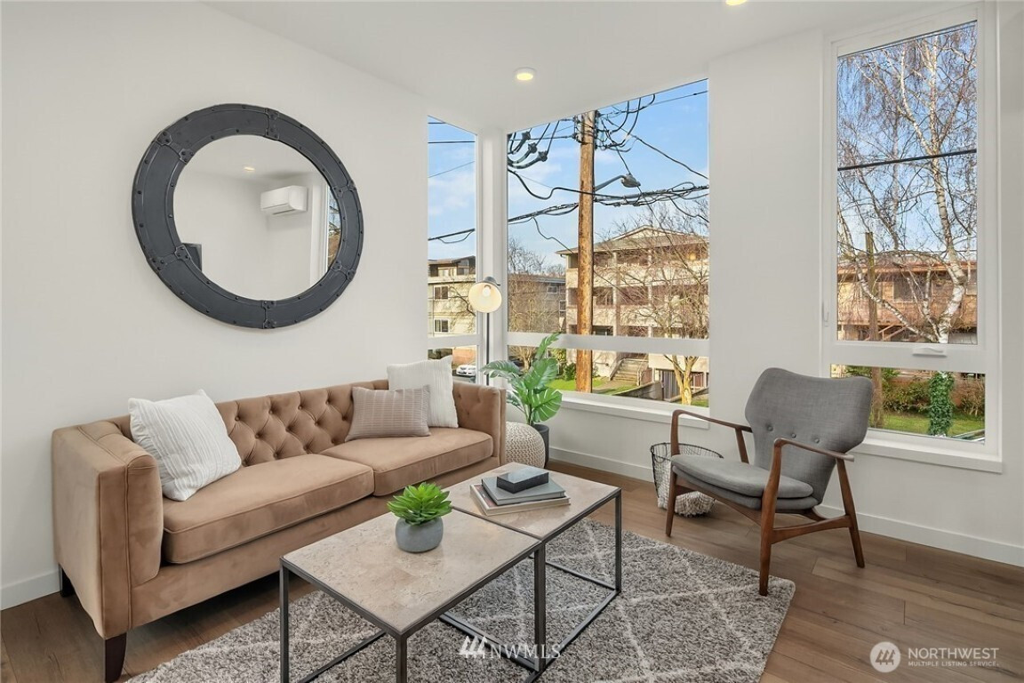 6539 4th Avenue NE, Seattle, WA 98115